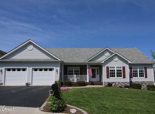 5933 Crumpacker Dr, Roanoke, VA 24012