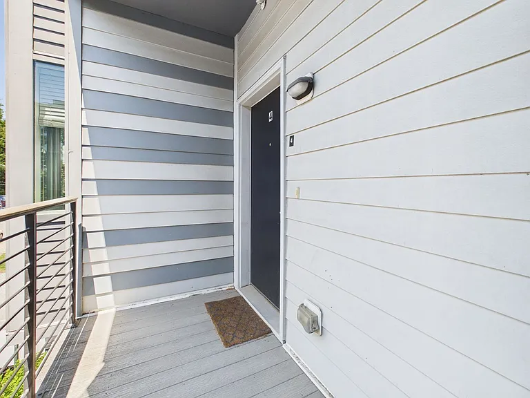2028 W Cary St #4 — Photo 2