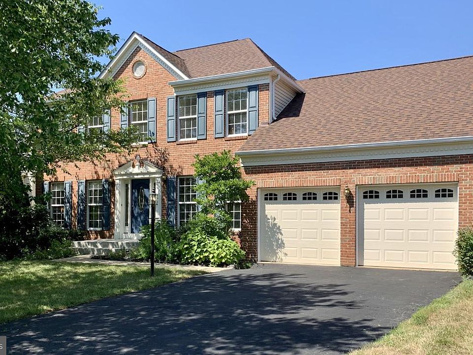 1st image of 5 Dunkirk Ln