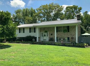 121 Murraysville Rd, Ravenswood, WV 26164