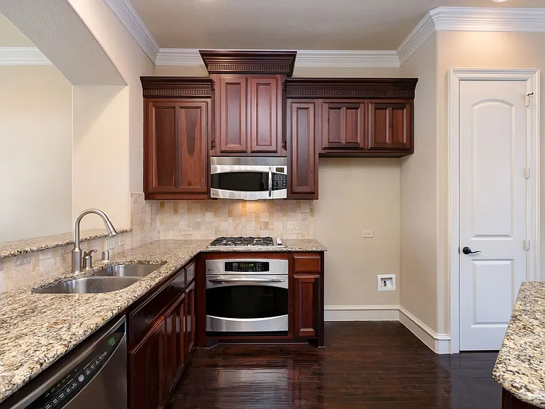 7914 Bishop Rd — Photo 10