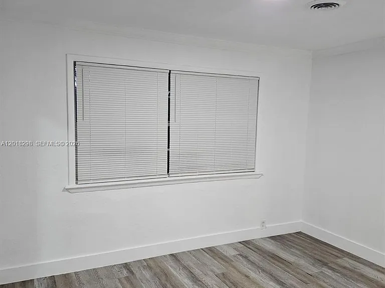 1033 N Andrews Ave — Photo 5