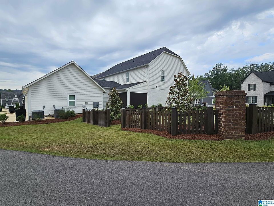 2nd image of 4730 Arden Pl