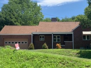100 Woodlawn Ave, CECIL, PA 15321