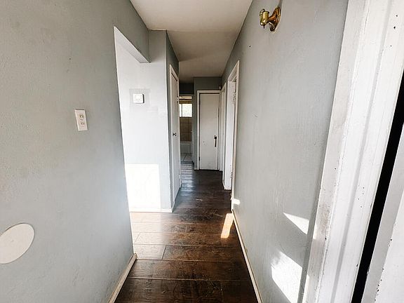 4th image of 2702 Brazos Ave