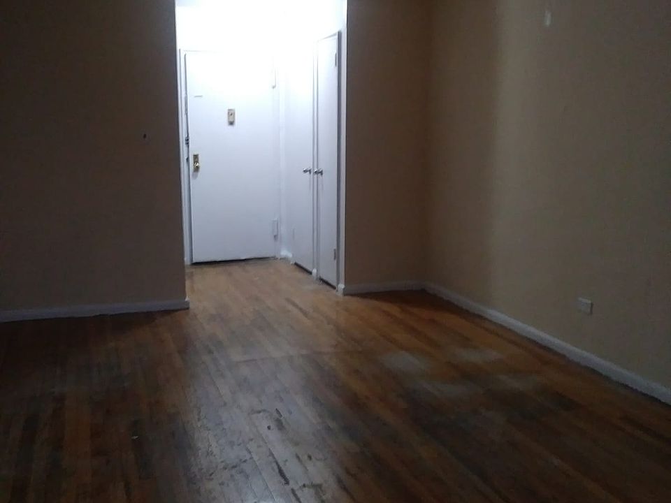 2nd image of 14060 Beech Ave APT 4N