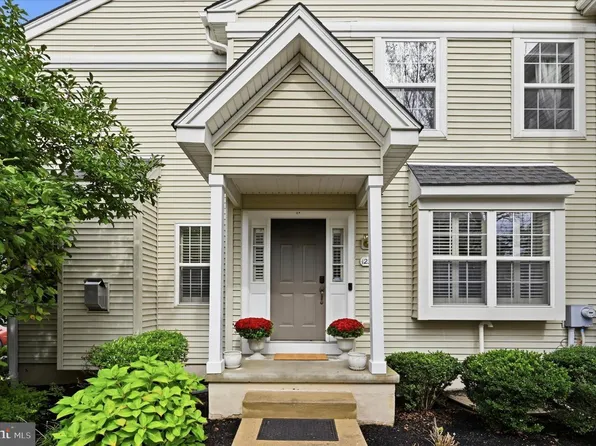 123 Granite Ln #8, Chester Springs, PA 19425