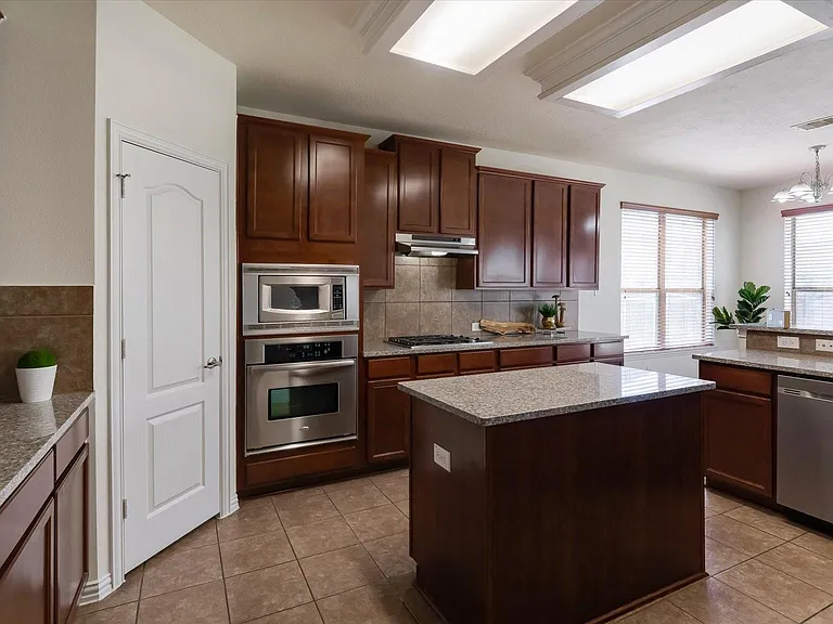 13202 Indigo Creek Ln — Photo 9