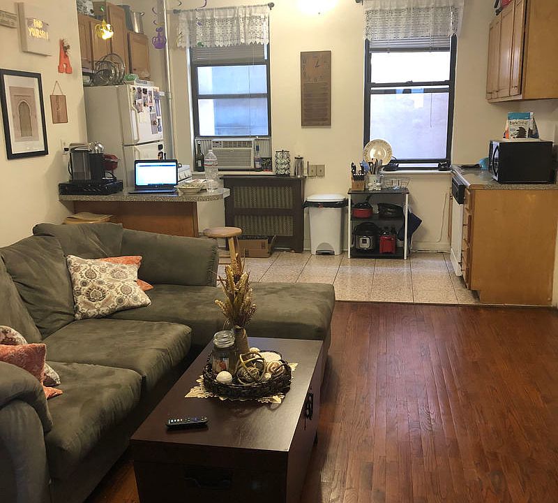2nd image of 203 E 22nd St APT 1