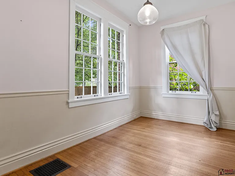 1041 Fontaine Rd — Photo 11