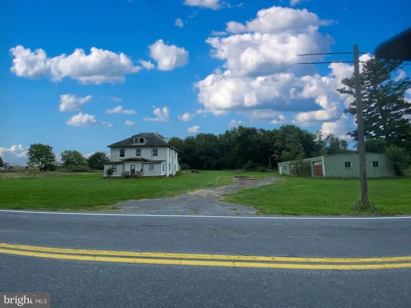 1040 Cider Press Rd, Chambersburg, PA 17202