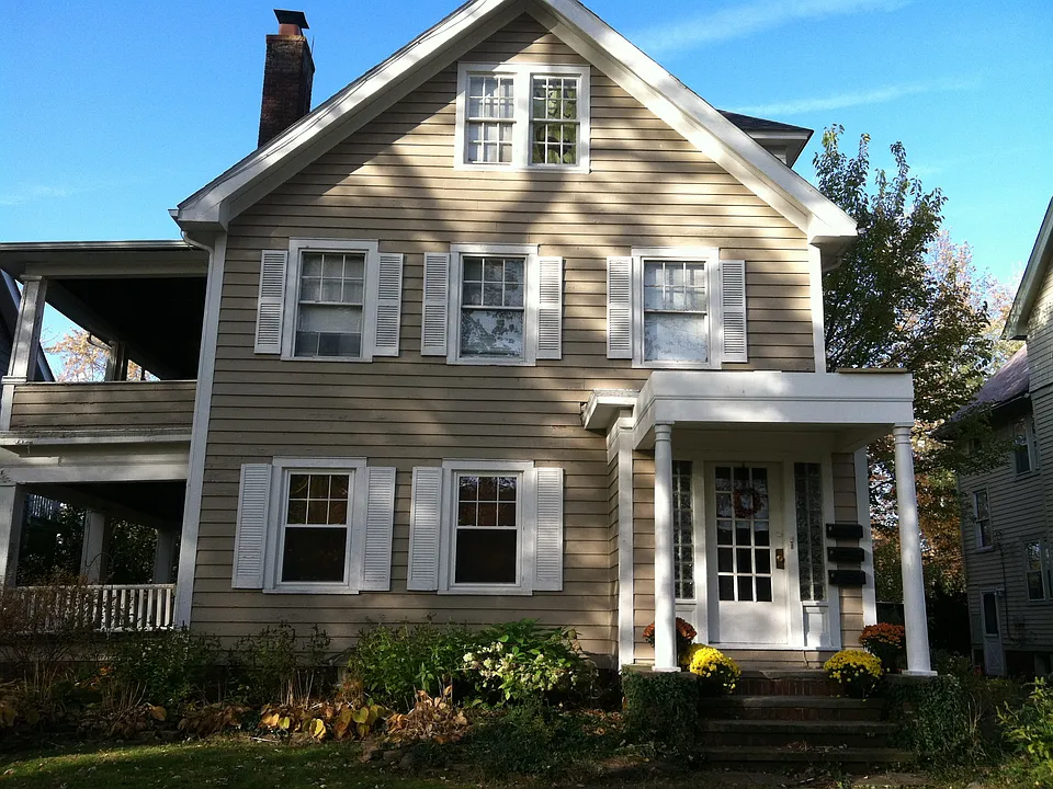 3259 Clarendon Rd