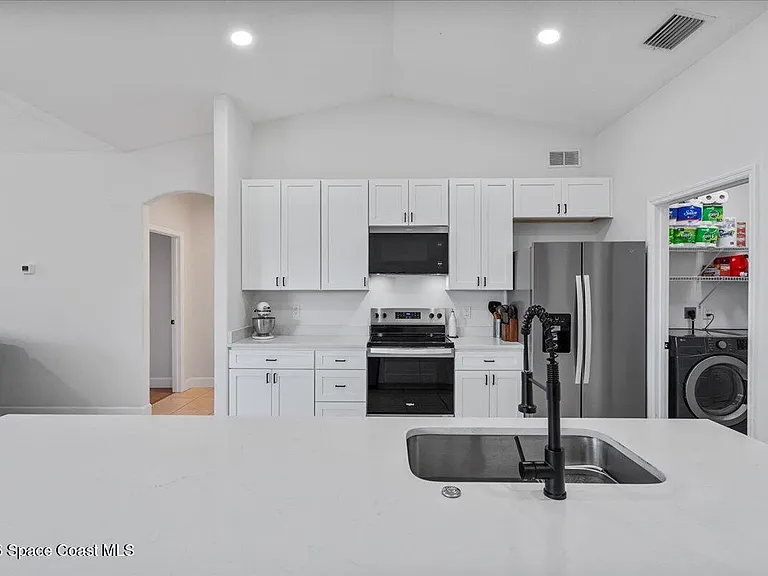 356 Olster St SW — Photo 12