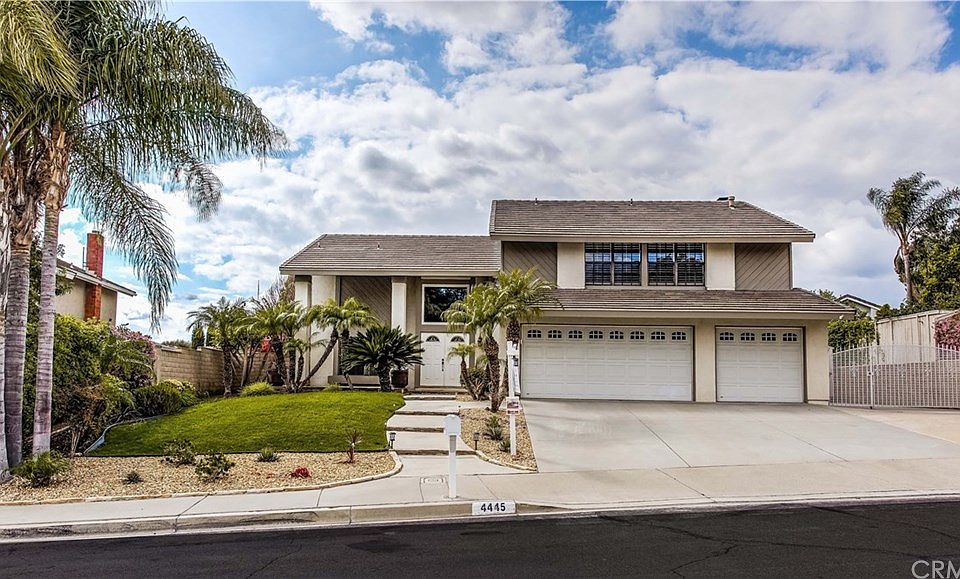 2nd image of 4445 Avenida De Los Arboles
