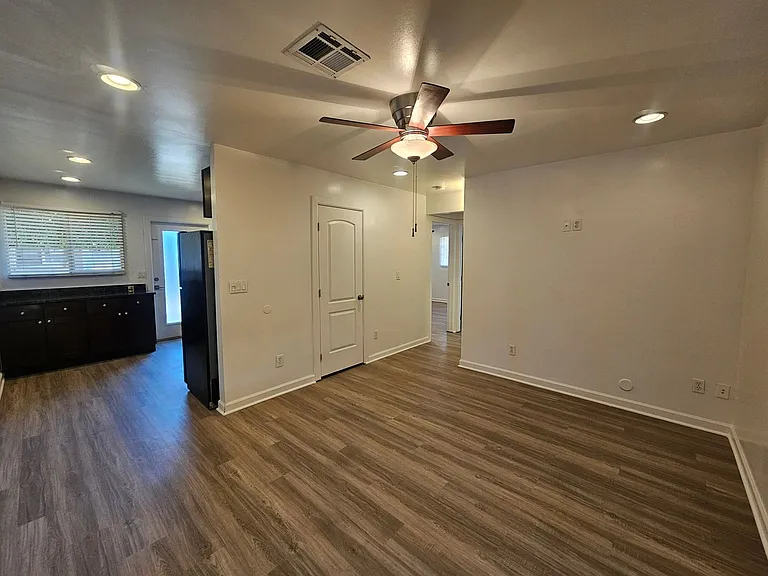 22nd Street Apartments 3015 — Photo 4