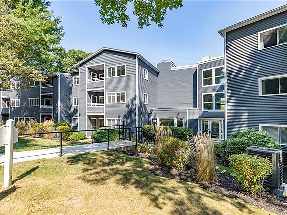 2nd image of 500 Colonial Dr Unit 106