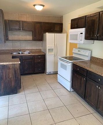 5th image of 601 NW 21st St