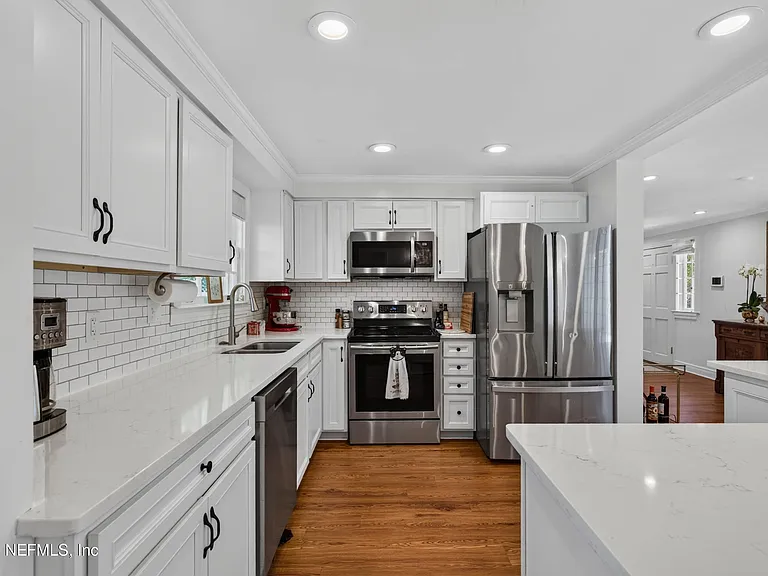 2920 Oak St — Photo 11