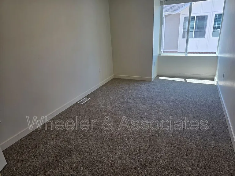 456 W 1080 S — Photo 19