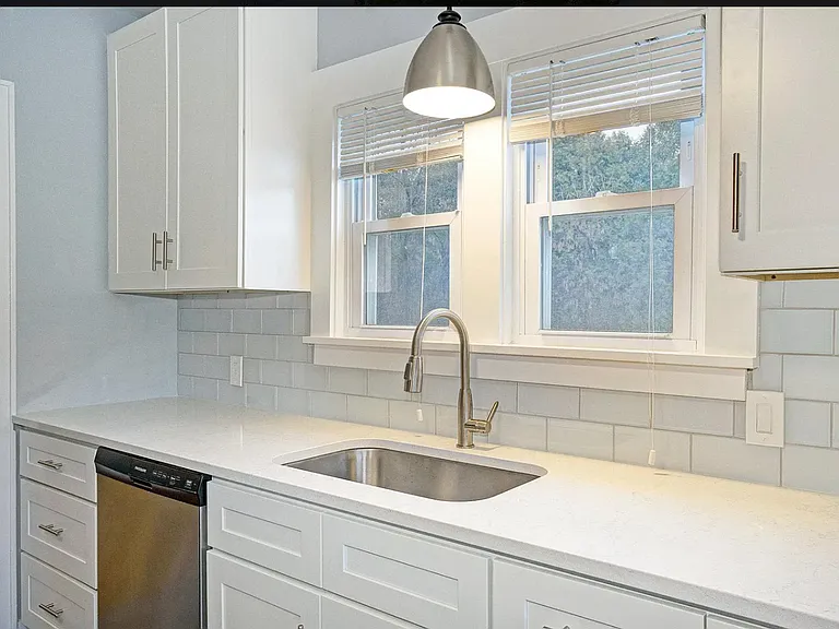 901 Sarasota Ave SE — Photo 14