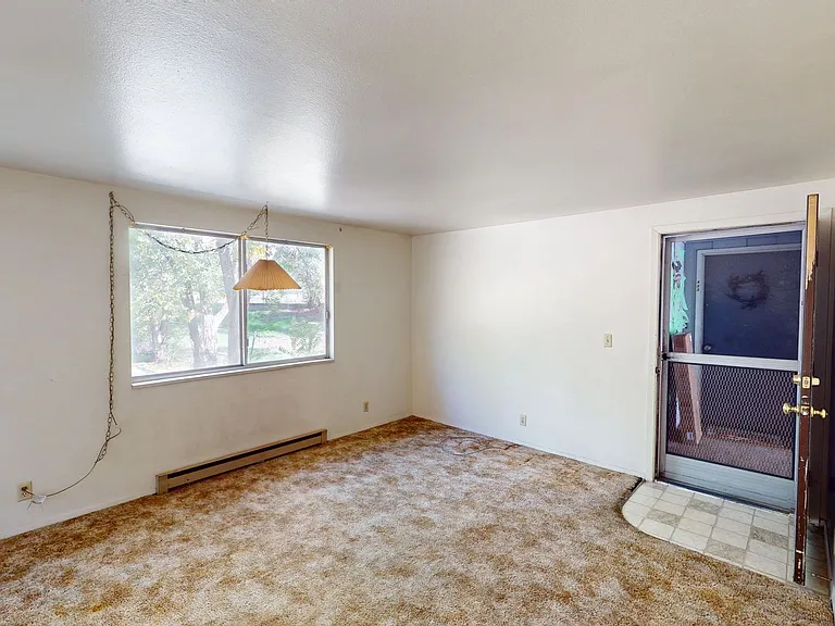 451 Loveridge Dr — Photo 20
