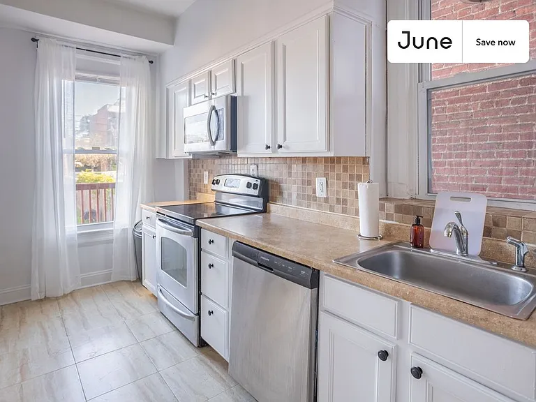 1160 Neal St NE — Photo 2