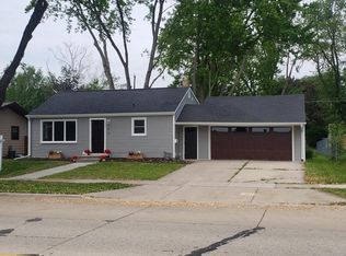 1610 S Oneida St, Green Bay, WI 54304