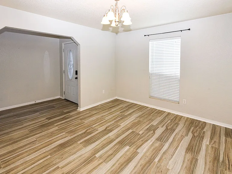 2305 Riley Dr — Photo 14