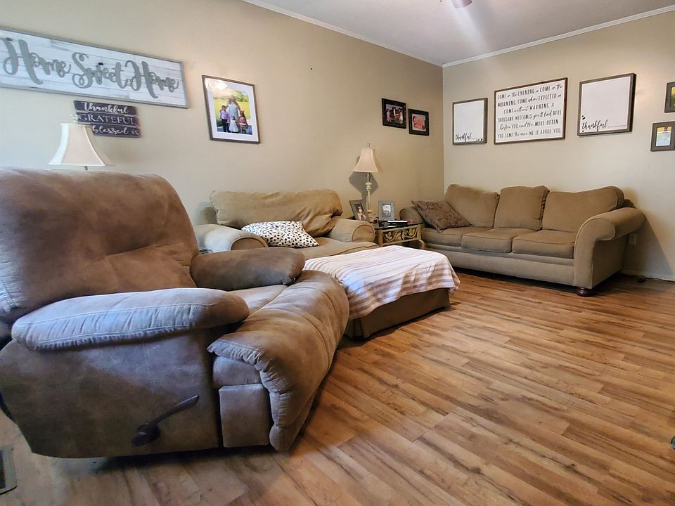 2nd image of 304 Kelly Dr