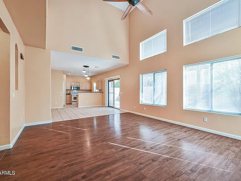 2621 E Waterview Ct — Photo 3