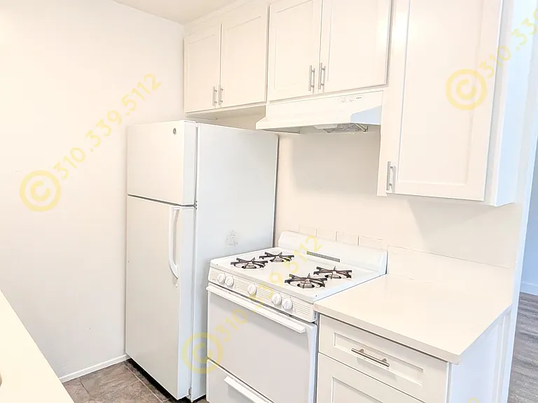 3658 Dunn Dr — Photo 9