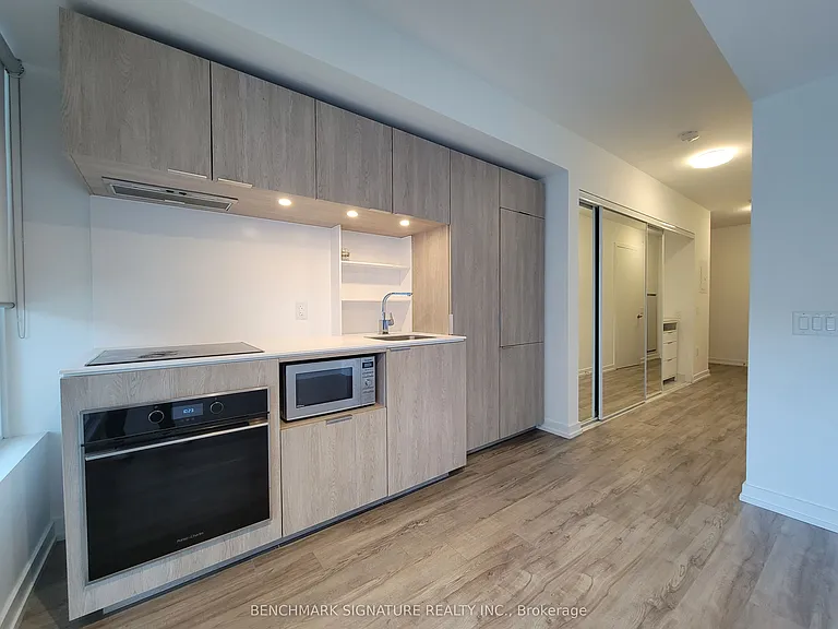 77 Shuter St #607 — Photo 4