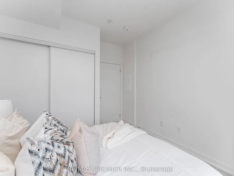 55 Duke St W #310 — Photo 7