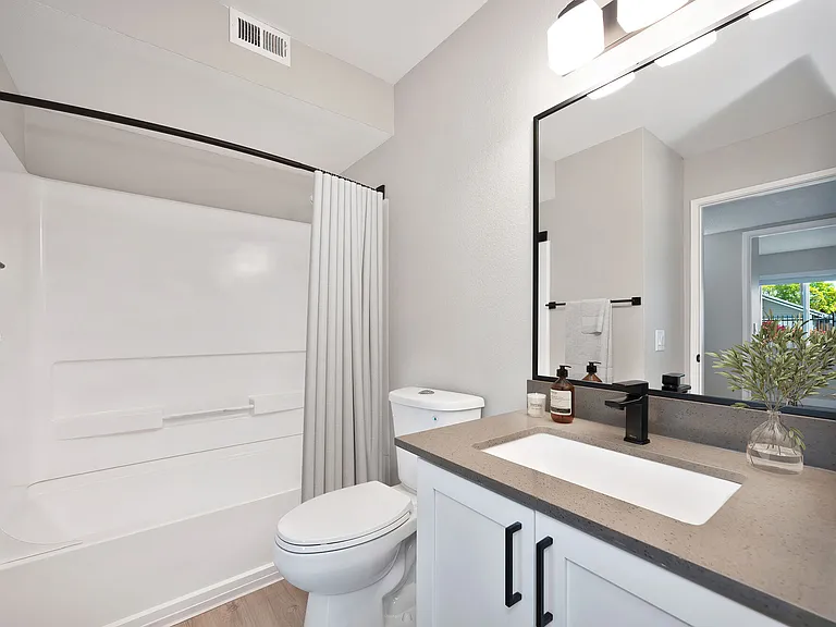 The Harlow — Photo 12