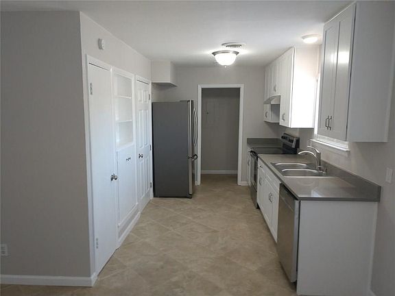 5th image of 619 La Salle Dr