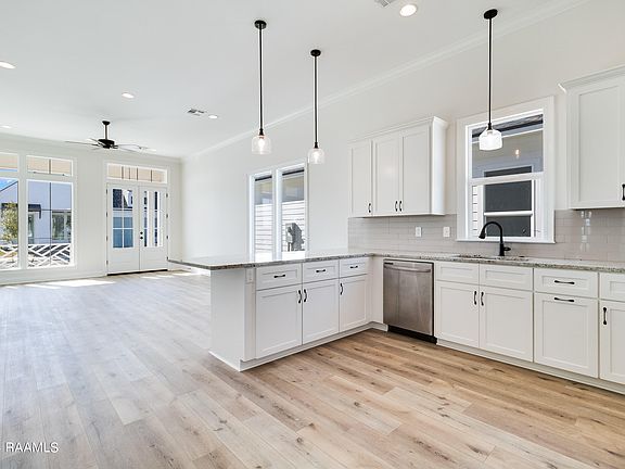 5th image of 248 Jagged Grove Ln
