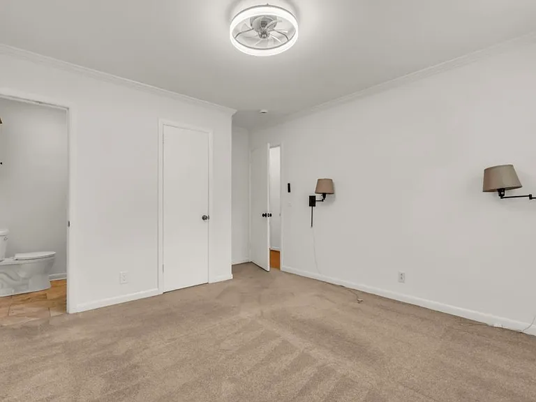 138 Carriage Dr — Photo 19