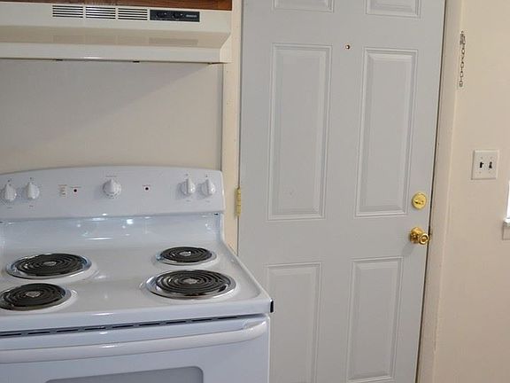 4th image of 863 Lincoln Ave APT 6