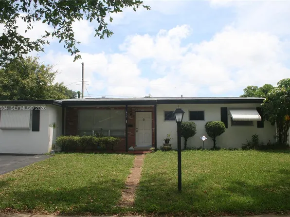 621 SW 64th Way, Pembroke Pines, FL 33023