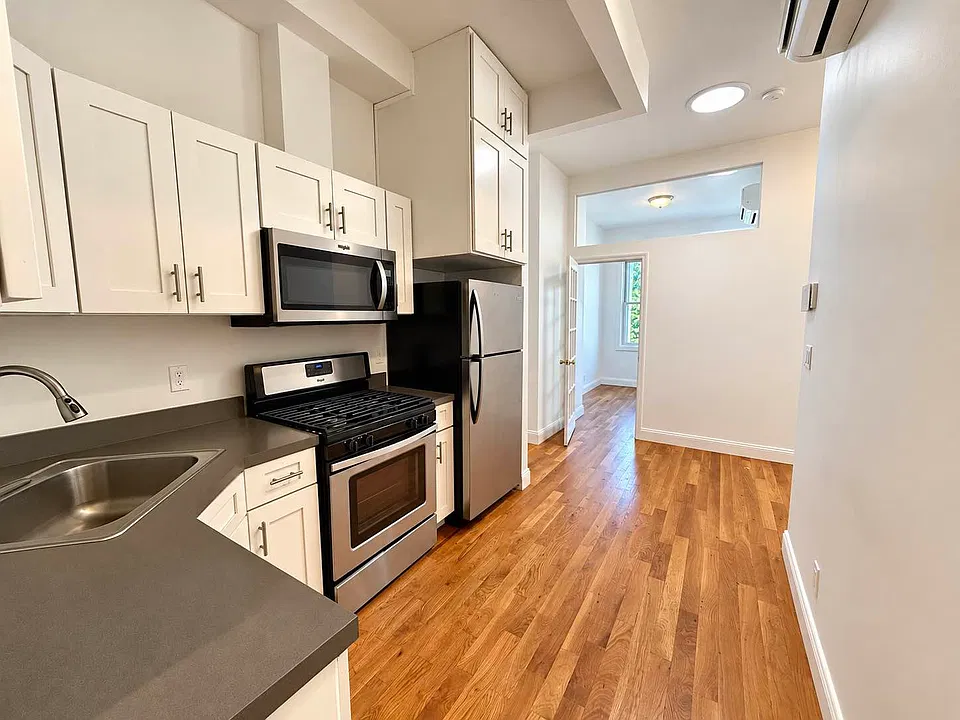 295 Wyckoff Ave #2R