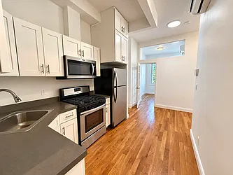 295 Wyckoff Avenue, #2R