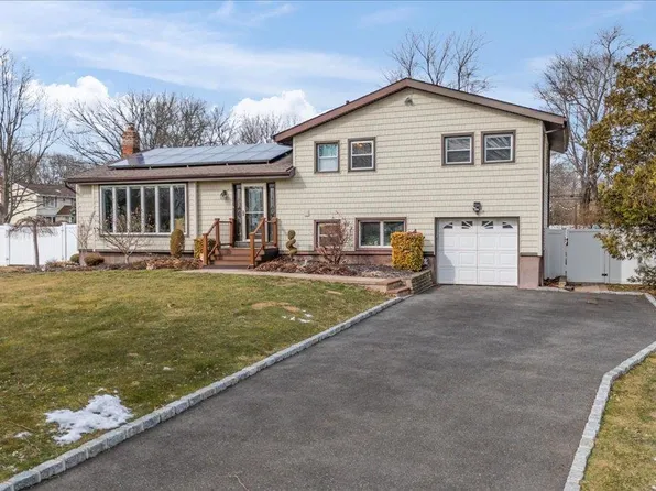 18 Brunswick Drive, East Northport, NY 11731