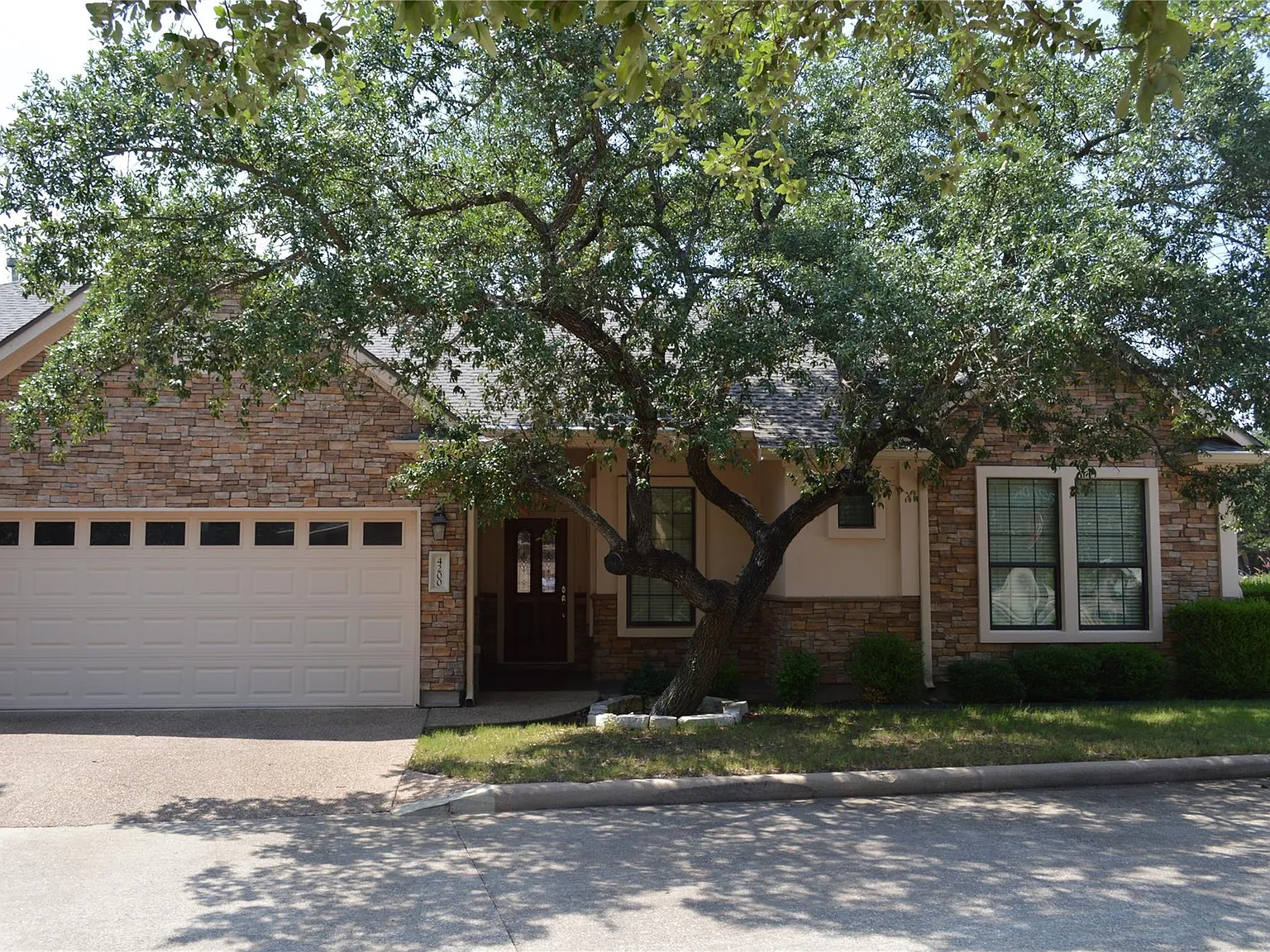 3 bed, 2.0 bath, 1536 sqft, $2,750 — Photo 2
