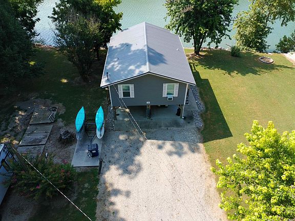 4th image of 19 E Valley Dr