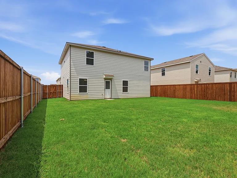 832 Eagles Nest Dr — Photo 32
