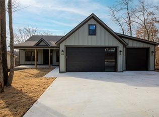 15 Kenninghall Ln, Bella Vista, AR 72715