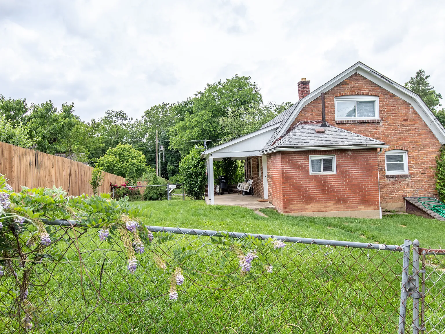 2 bed, 1136 sqft, $1,650 — Photo 3