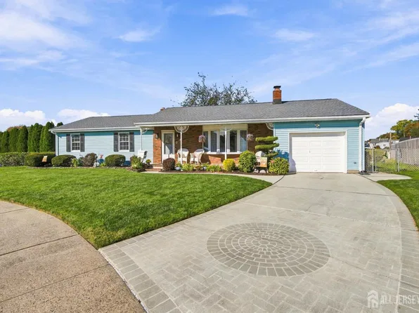 5 Seaman Ct, South Amboy, NJ 08879