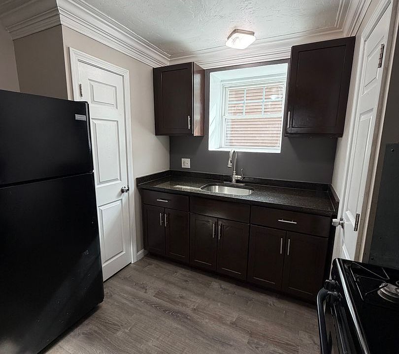 1st image of 45 Pickering St APT 3