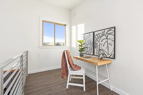 290 Burnett Ave S #214 — Photo 12
